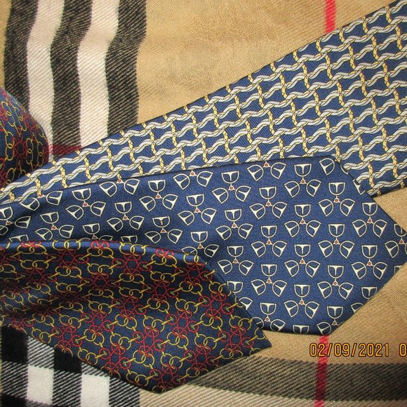 VINTAGE HERMES BLUE LABEL SILK TIE BLUE RED 7468 - Picture 1 of 11